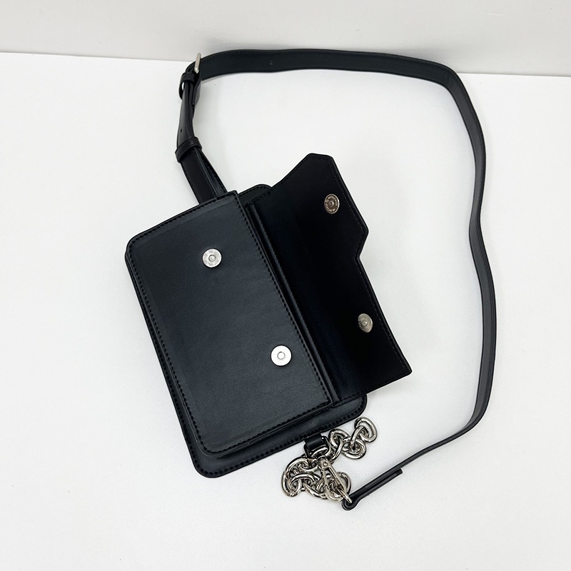 Túi Xách Đeo Dưới Cánh Tay Dáng Vuông Nhỏ Phối Dây Xích Thời Trang Cho Nữ