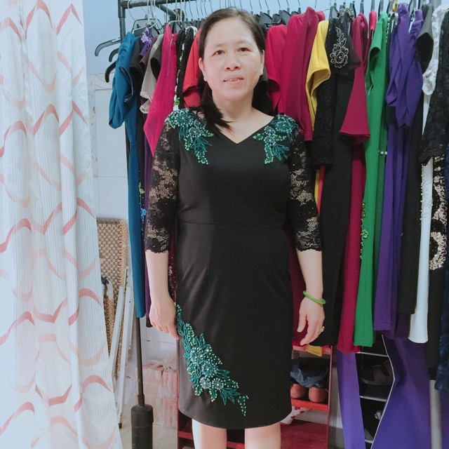 Đầm trung niên nữ thiết kế sang trọng phối hoa