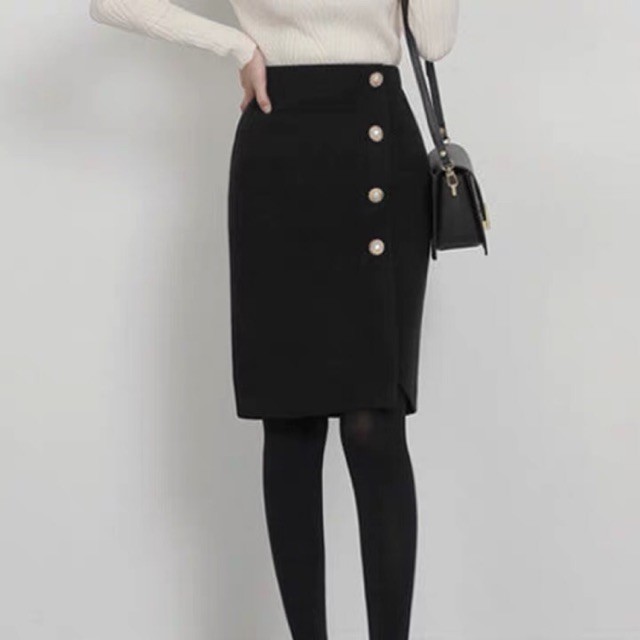 Chân váy bút chì phối cúc sườn trẻ trung | BigBuy360 - bigbuy360.vn