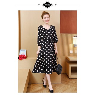 Đầm xòe chấm bi tay lở cổ v thanh lịch