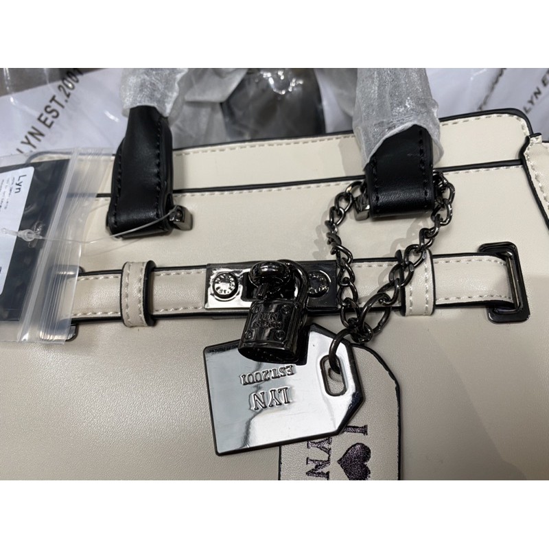 Túi Lyn tay cầm khoá 21.5*10*15