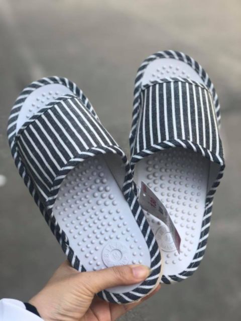 Dép đi trong nhà massage Nhật Bản