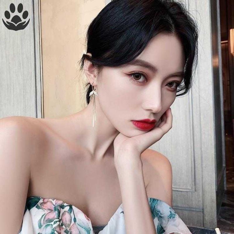 Bông Tai Mạ Bạc 925 Hình Đuôi Cá Dáng Dài Đính Đá Phối Tua Rua Thời Trang