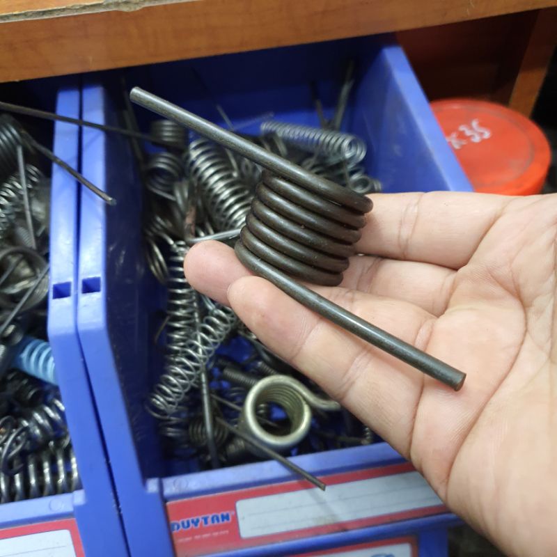 Lò xo bật đường kính trong 25mm, sợi thép 4.5mm