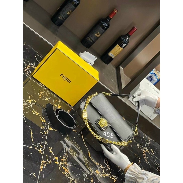 Túi đeo chéo ba màu