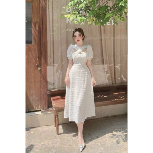 Đầm Midi xô xốp xoắn ngực.