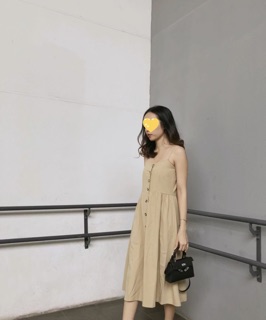 Váy hai dây khuy dọc