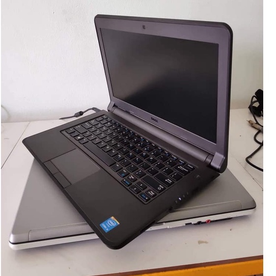 Laptop Cũ Dell Latitude 3340