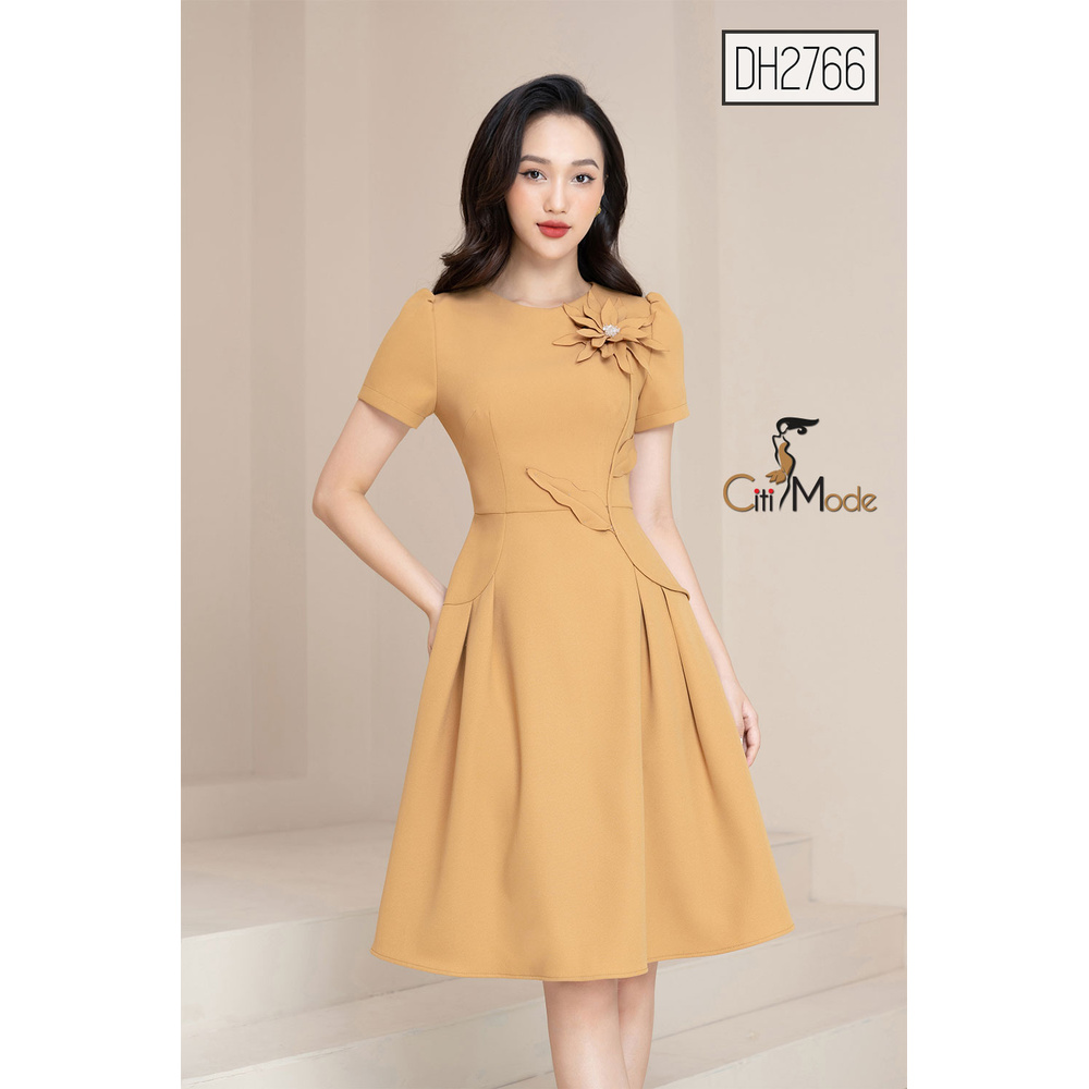 Đầm xòe công sở cao cấp màu vàng tay ngắn đính hoa ngực DH2766 | BigBuy360 - bigbuy360.vn