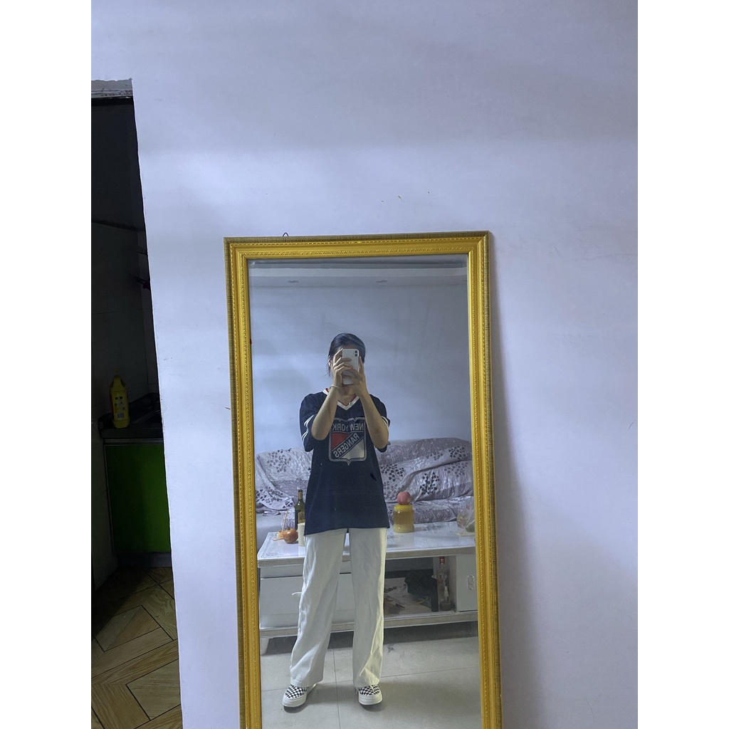 Set áo thun và quần trắng Jisoo Blackpink