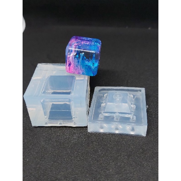 Khuôn silicon làm keycap cube chân steam chuẩn.