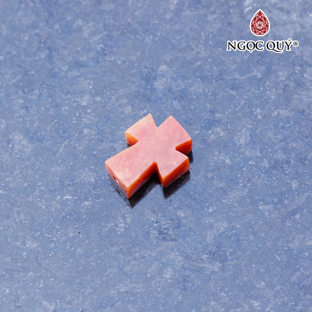 Mặt dây chuyền thánh giá xỏ ngang CT huyết - Ngọc Qúy