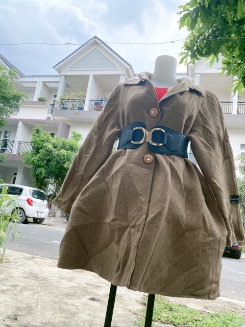 Khoát dạ ép màu nâu dáng ngắn