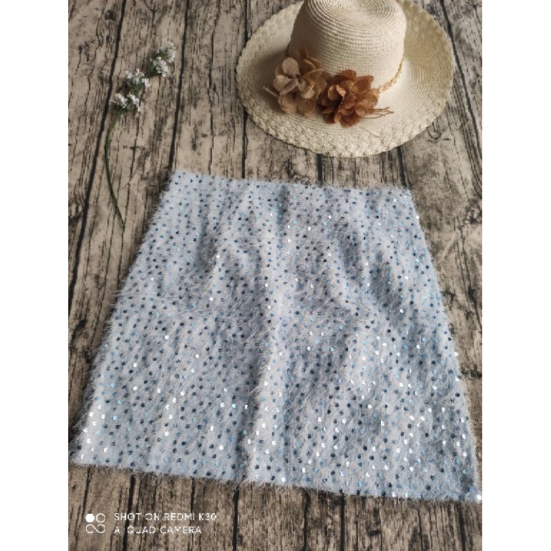 Chân váy len lông kim sa