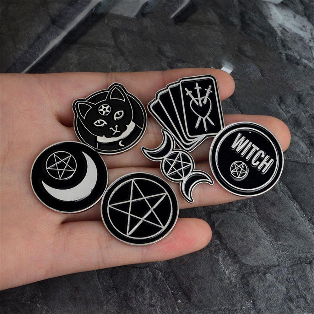 Ghim Cài Áo Tráng Men Họa Tiết Phù Thủy Hoạt Hình Phong Cách Gothic