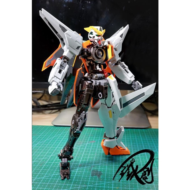 Bộ Khung Xương Kim Loại MG 1/100 00 Gundam Exia/ Dynames/ Kyrios/ Virtue/ XN 00 Raiser/ Qant Full Saber/ Seven Sword