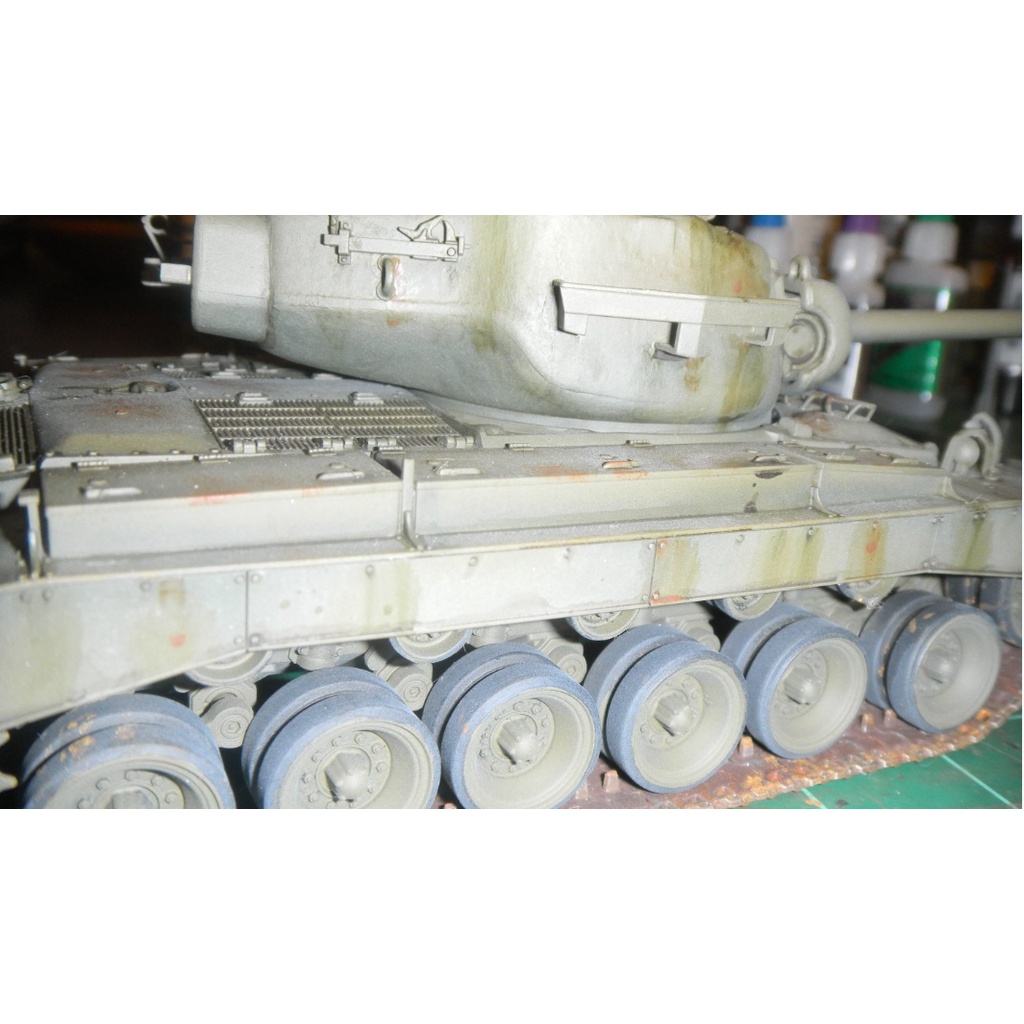 MÔ HÌNH LẮP RÁP XE TĂNG QUÂN SỰ MỸ 1/35 SCALE U.S. TANK T26E4 “SUPER PERSHING” TAMIYA 35319 - MÔ HÌNH TRƯNG BÀY, SA BÀN