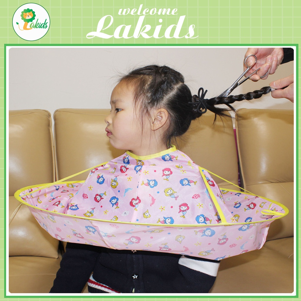 Áo choàng cắt tóc cho bé giúp bé không bị dính tóc lên người LAKIDS