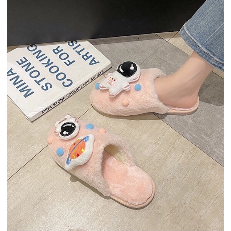 Dép bông phi hành gia 🌎