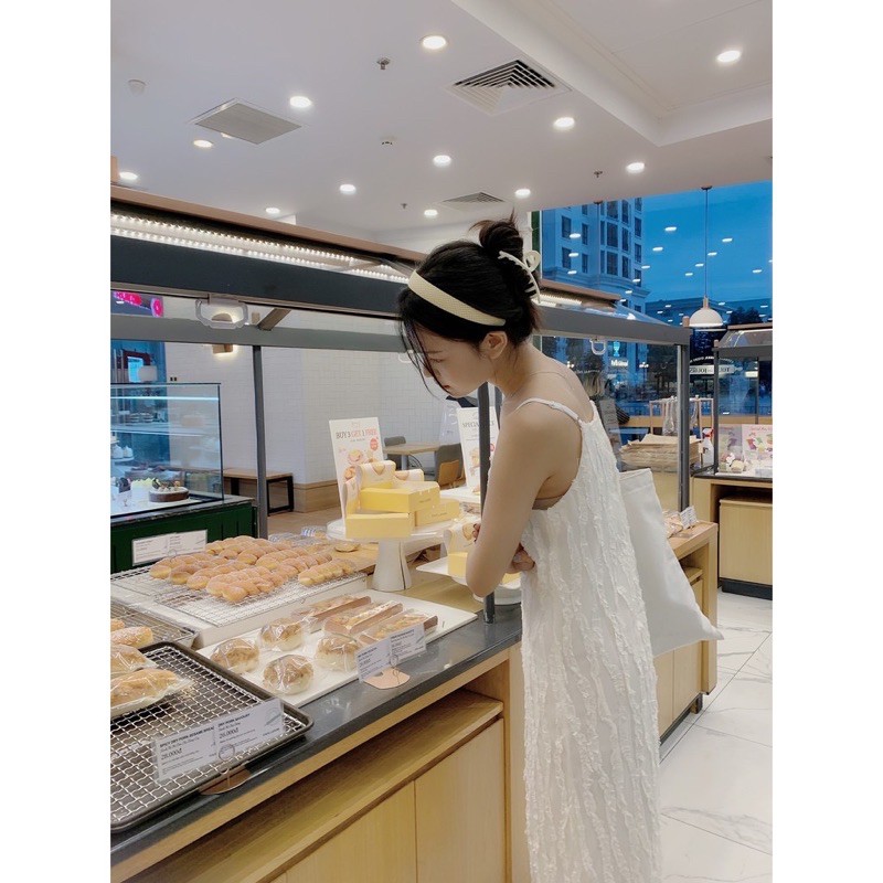 Váy hai dây dáng xuông phong cách Hàn Quốc