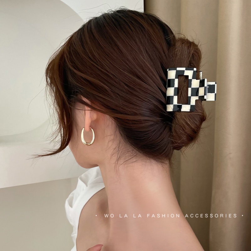 Kẹp tóc bản lớn họa tiết ca rô phong cách Hàn Quốc