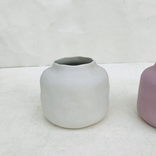 01 Bình Cắm Hoa Được Làm Bằng Tay Trụ Tròn Thấp Đơn Giản Nhưng Sang Trọng Và Tinh Tế  Kích Thước D8*H9cm