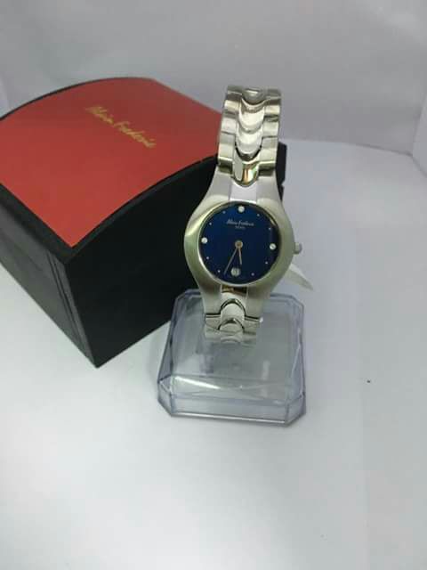 Đồng hồ nữ Alain Frederic size 27mm mã 0A609-01 dây kim loại