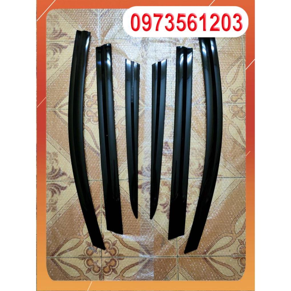 Vè che mưa Innova đời 2006-2015-hàng hàn quốc loại 6 miếng