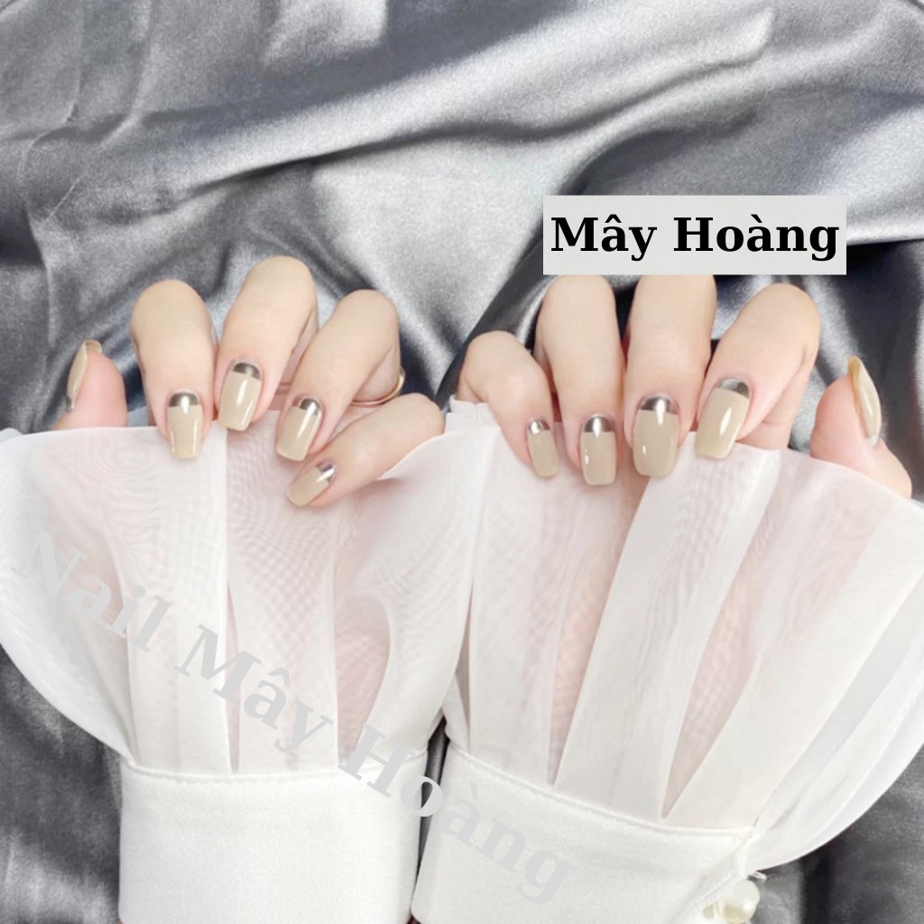 Ống tay áo chụp ảnh nail sang chảnh