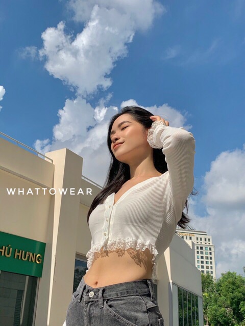 Áo tay dài phối ren 3 nút chất vải lem tăm (av).