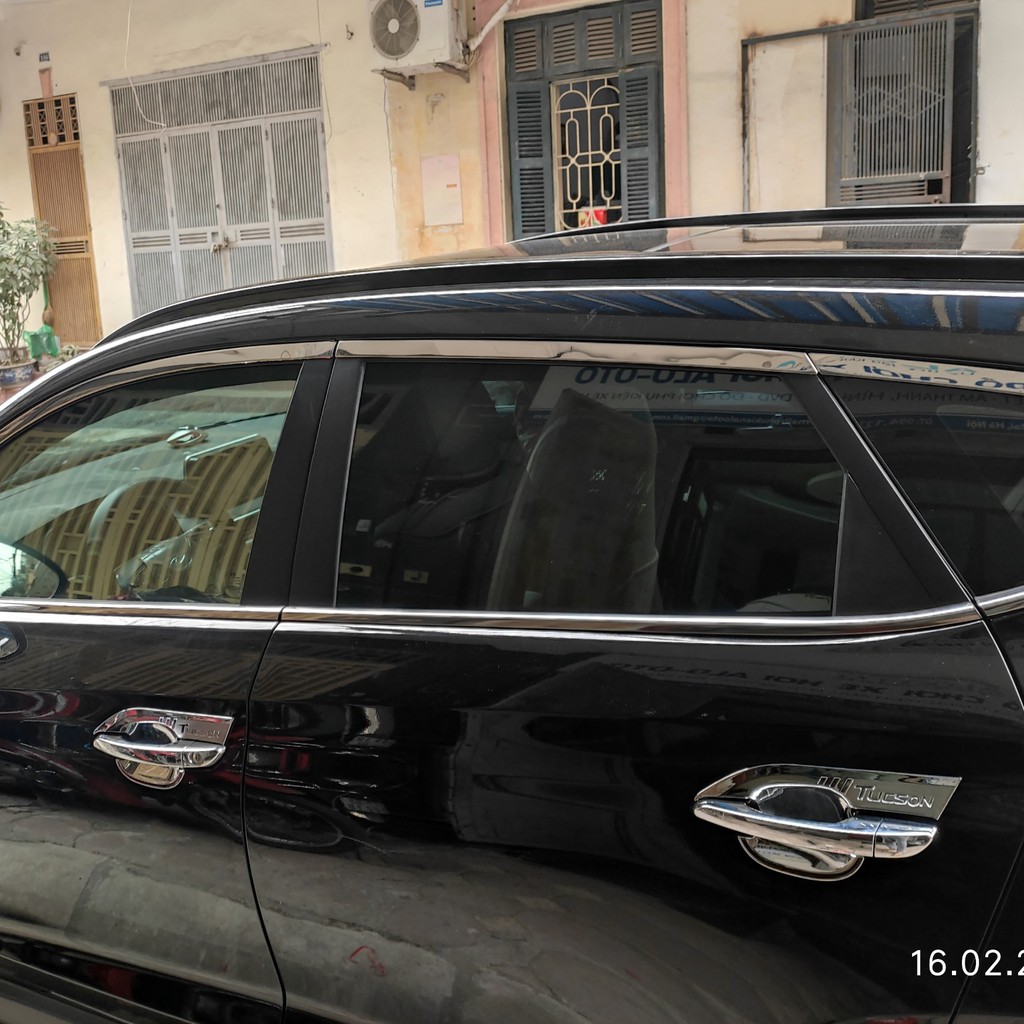 Bộ 4 ốp hõm cửa xe Tucson 2016 đến 2023 Mẫu Mạ Crom/ Carbon Cao Cấp