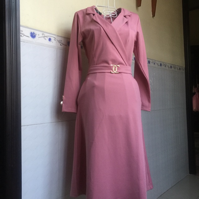 Đầm cổ vest dáng dài