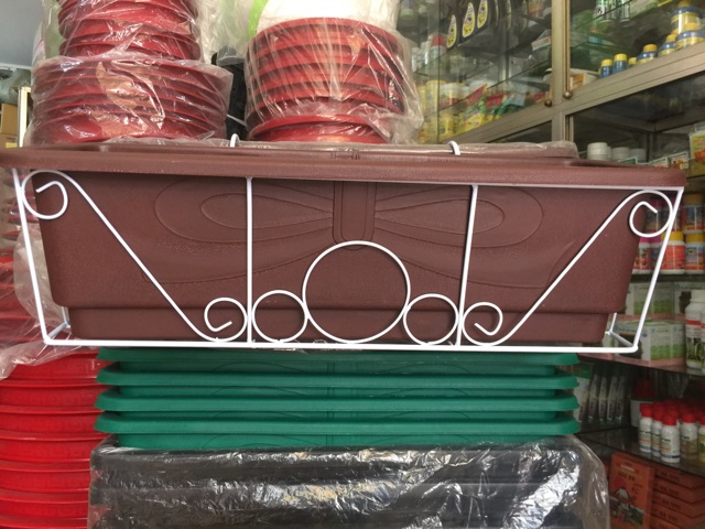 bộ khung và chậu treo ban công dài 63cm.