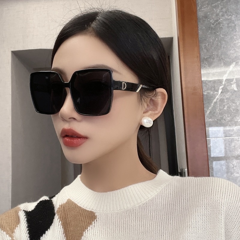 Kính Mát Gọng Vuông Màu Sắc Ngọt Ngào Thời Trang