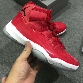 Jordan 11 đỏ