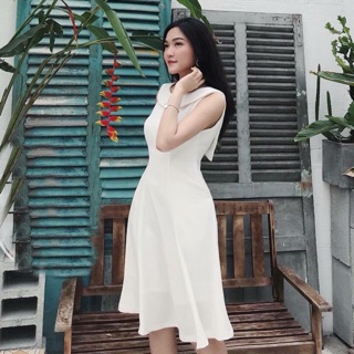 Đầm trắng xẻ lưng (kèm hình thật)