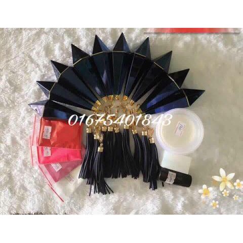 Bộ kit làm son khuôn (vỏ tutu có râu)