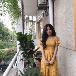 Đầm midi nhún ngực