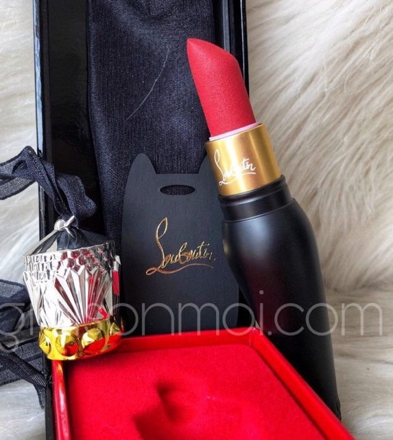 Son Christian Louboutin Goyetta Pink-Red Màu 004M Hồng Đỏ Velvet Matte