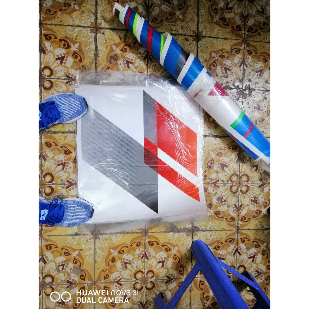 Tem dán sườn xe Hyundai County các đời