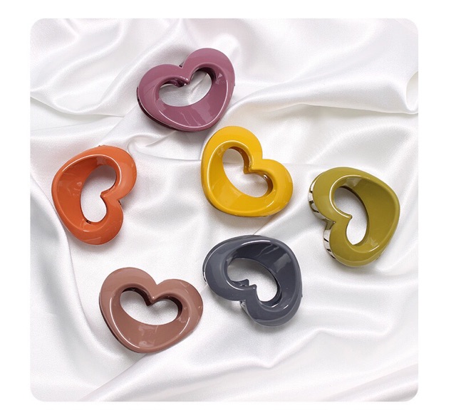 Cặp tóc càng cua hình trái tim