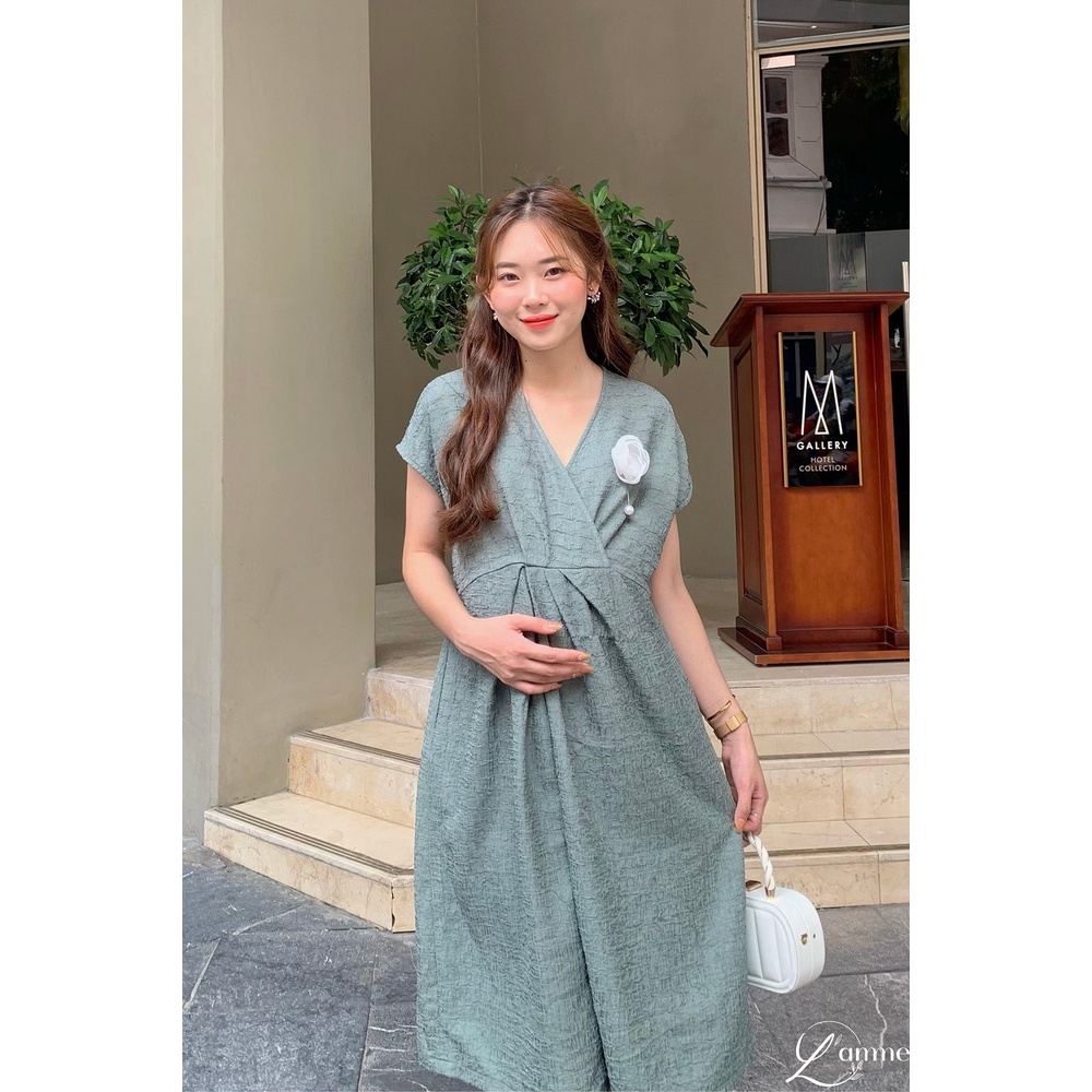 [NEW ARRIVAL] Đầm bầu cổ tim HOLY DRESS, váy bầu chất xốp lạ mắt, thoáng mát thiết kế bởi L'amme (không kèm hoa cài)