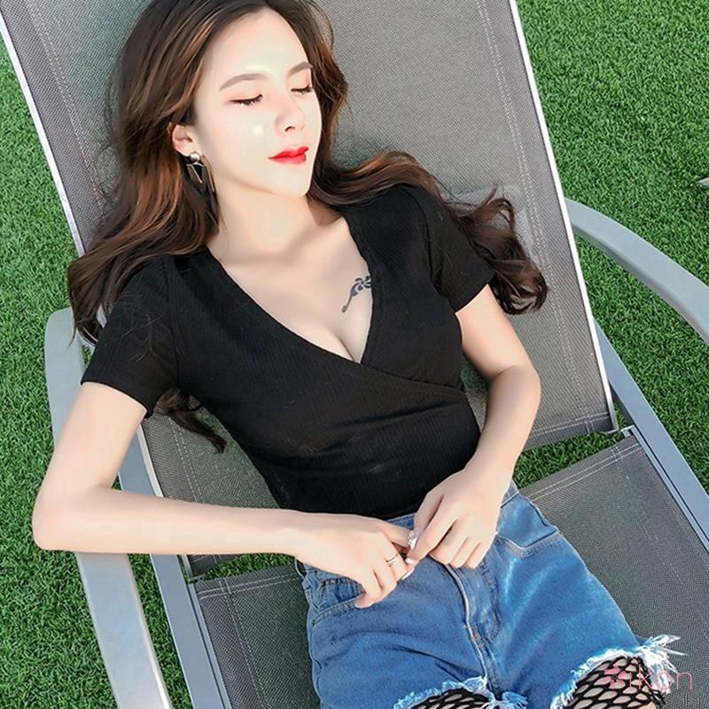 Áo thun gân croptop tay ngắn cổ V quyến rũ cho nữ