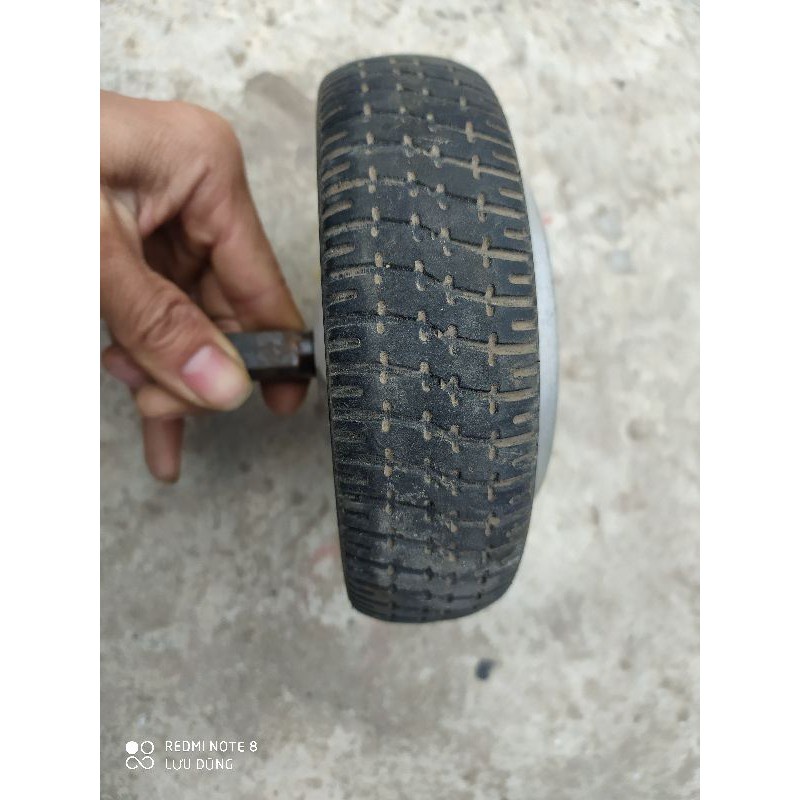 Bánh cân bằng không lõi, không động cơ