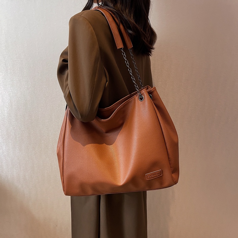 Túi Đeo Chéo Da Mềm Cỡ Lớn Phối Dây Xích Thời Trang Cho Nữ