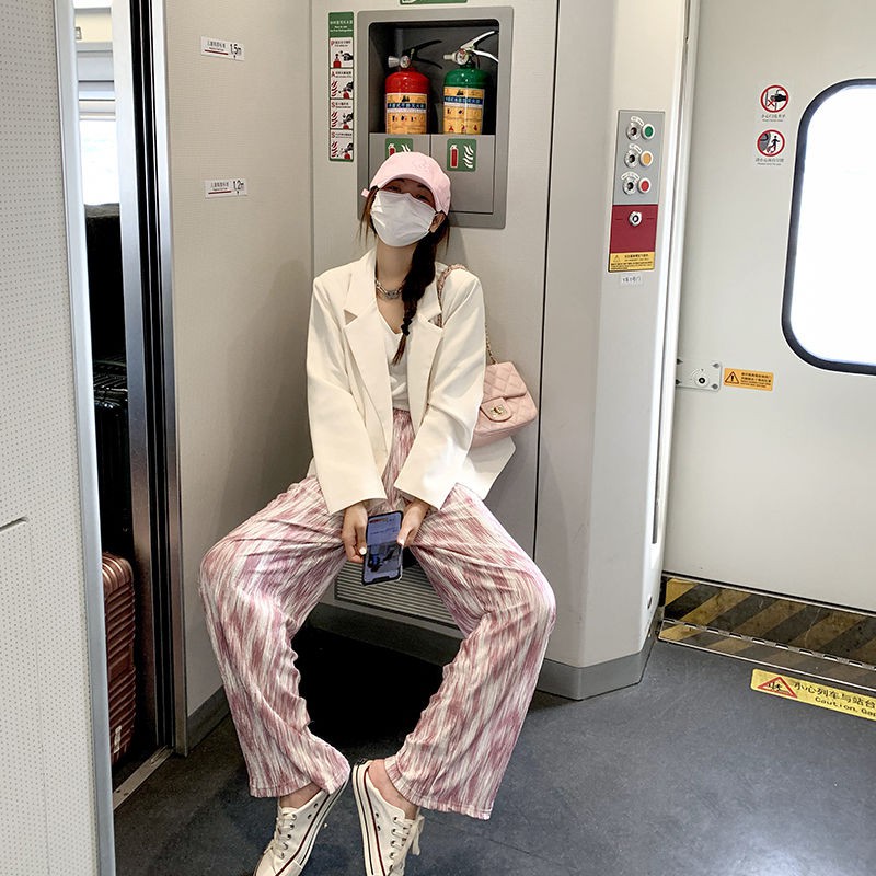 Quần ống rộng lưng cao phối kiểu xếp nếp thắt lưng màu hồng nhuộm loang | BigBuy360 - bigbuy360.vn