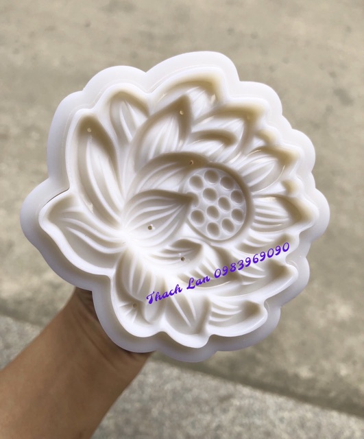 Khuôn bánh trung thu lò xo hoa sen 1 nhấn 1 mặt -có ba cỡ cho khách lựa chọn