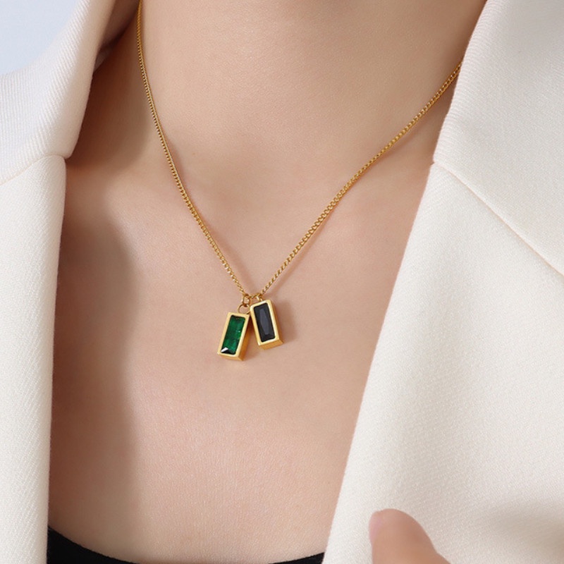 Dây Chuyền 2 Viên Đá Nhân Tạo Đen Và Xanh Lá Titan Ko Han Rỉ TT 3954