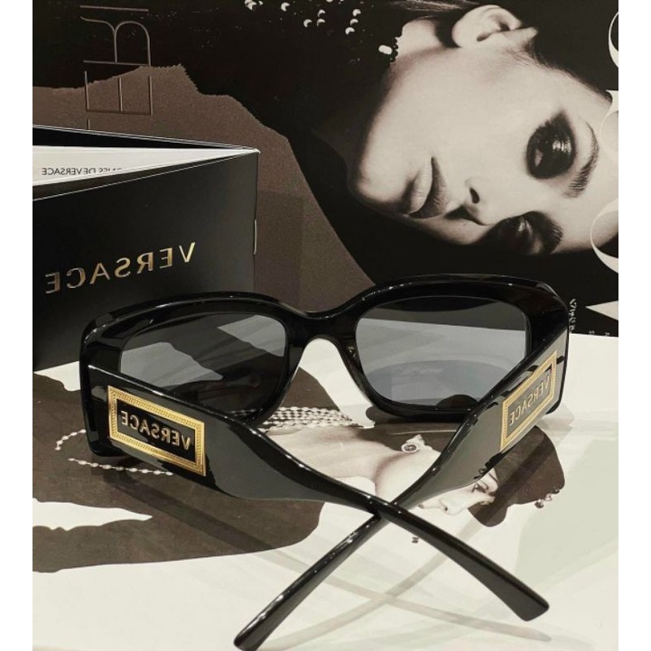 Kính Hiệu Vuông Nhỏ Có Chữ VS Versac. Hot Girl Màu Đen