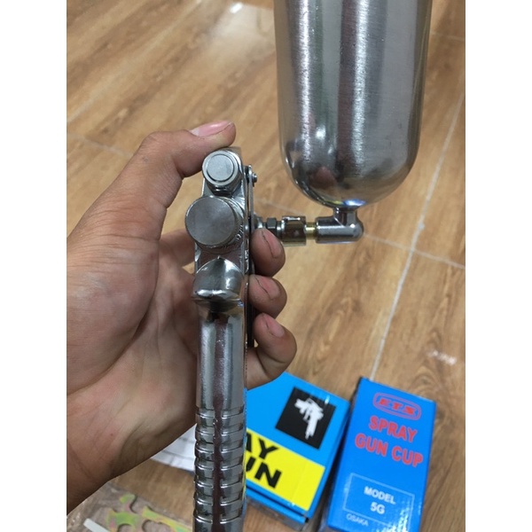 Súng phun sơn H-83